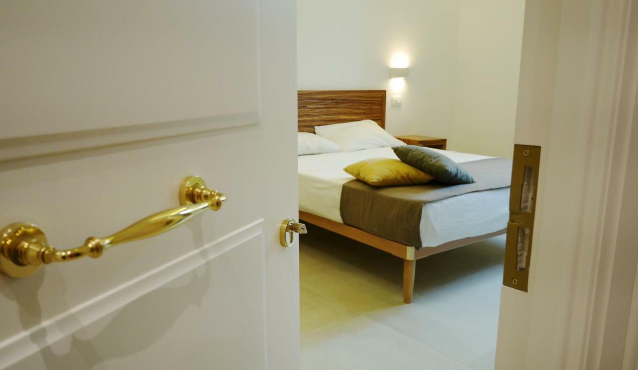 Palazzo San Lazzaro Bed & Breakfast Lecce Dış mekan fotoğraf