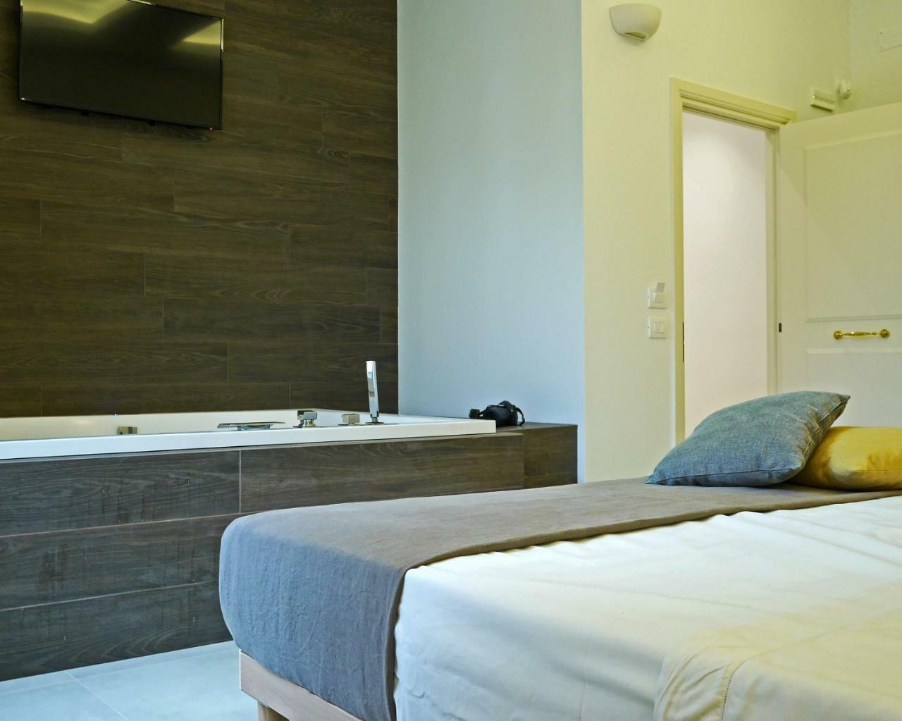 Palazzo San Lazzaro Bed & Breakfast Lecce Dış mekan fotoğraf